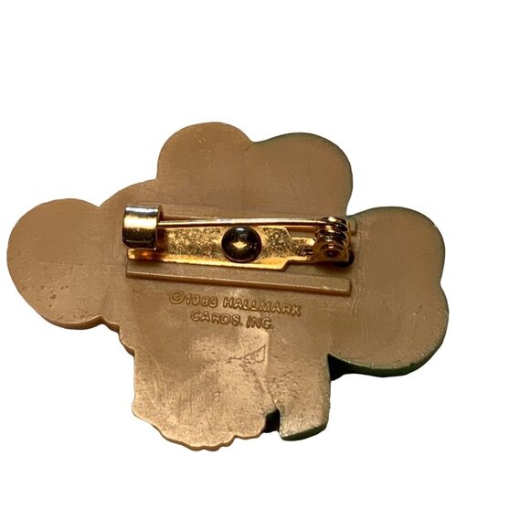 Hallmark Shamrock Mouse Pin Brooch Vintage Collectible Gold-Tone Backing 1983 - Picture 4 of 5